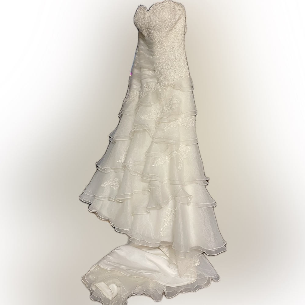Alfred Angelo Cream Asymmetrical Lace Wedding Dress C2123
